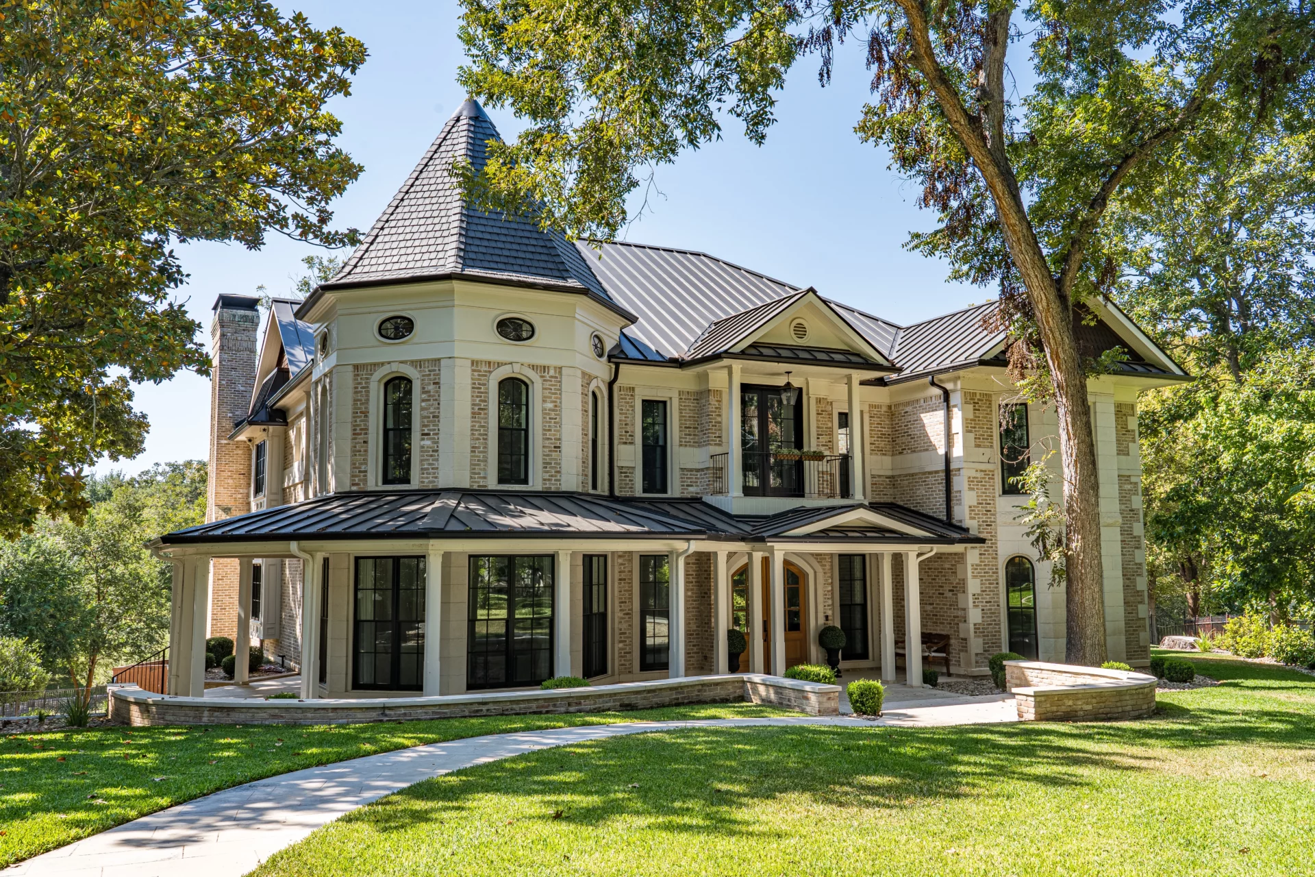 custom-home-build-lake-austin-outdoor